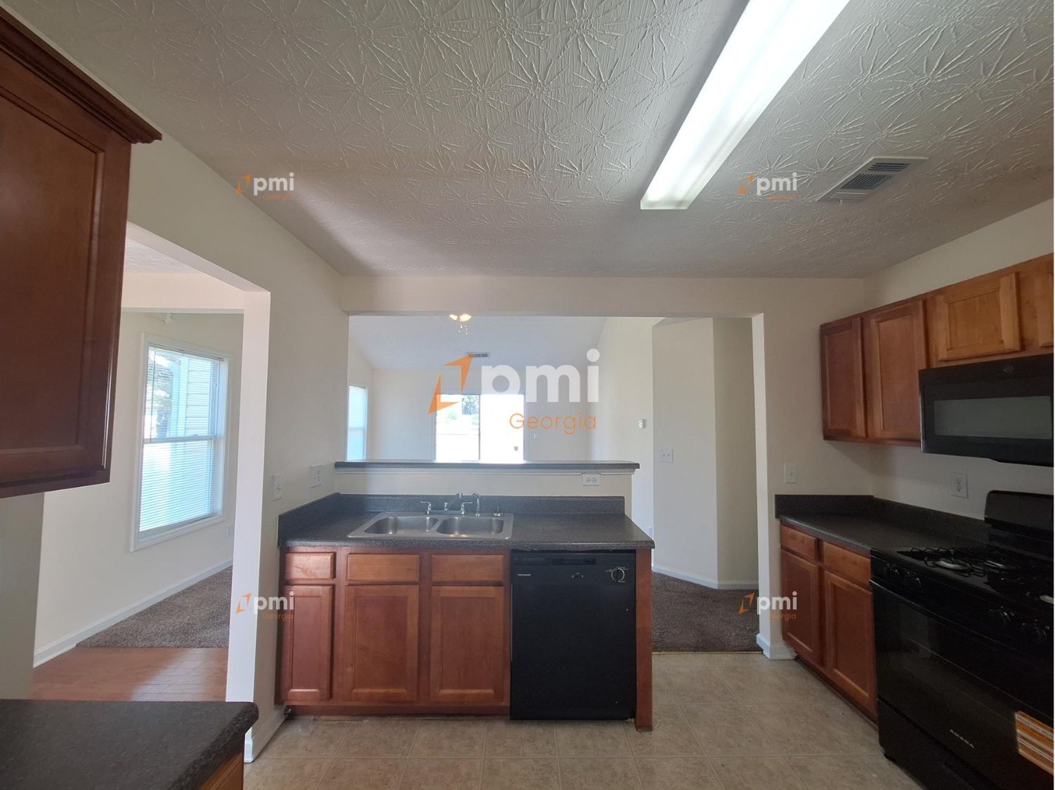 Move in Special! Stunning 3 Bedroom Home in Hampton, Ga! property image