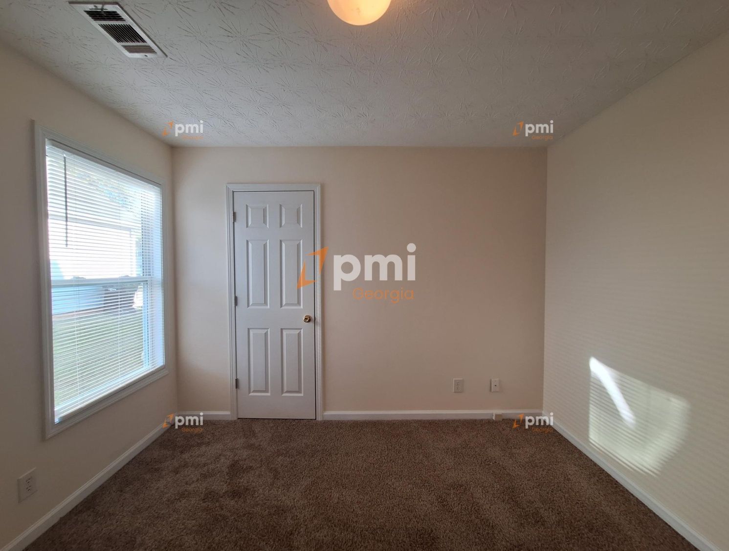 Move in Special! Stunning 3 Bedroom Home in Hampton, Ga! property image