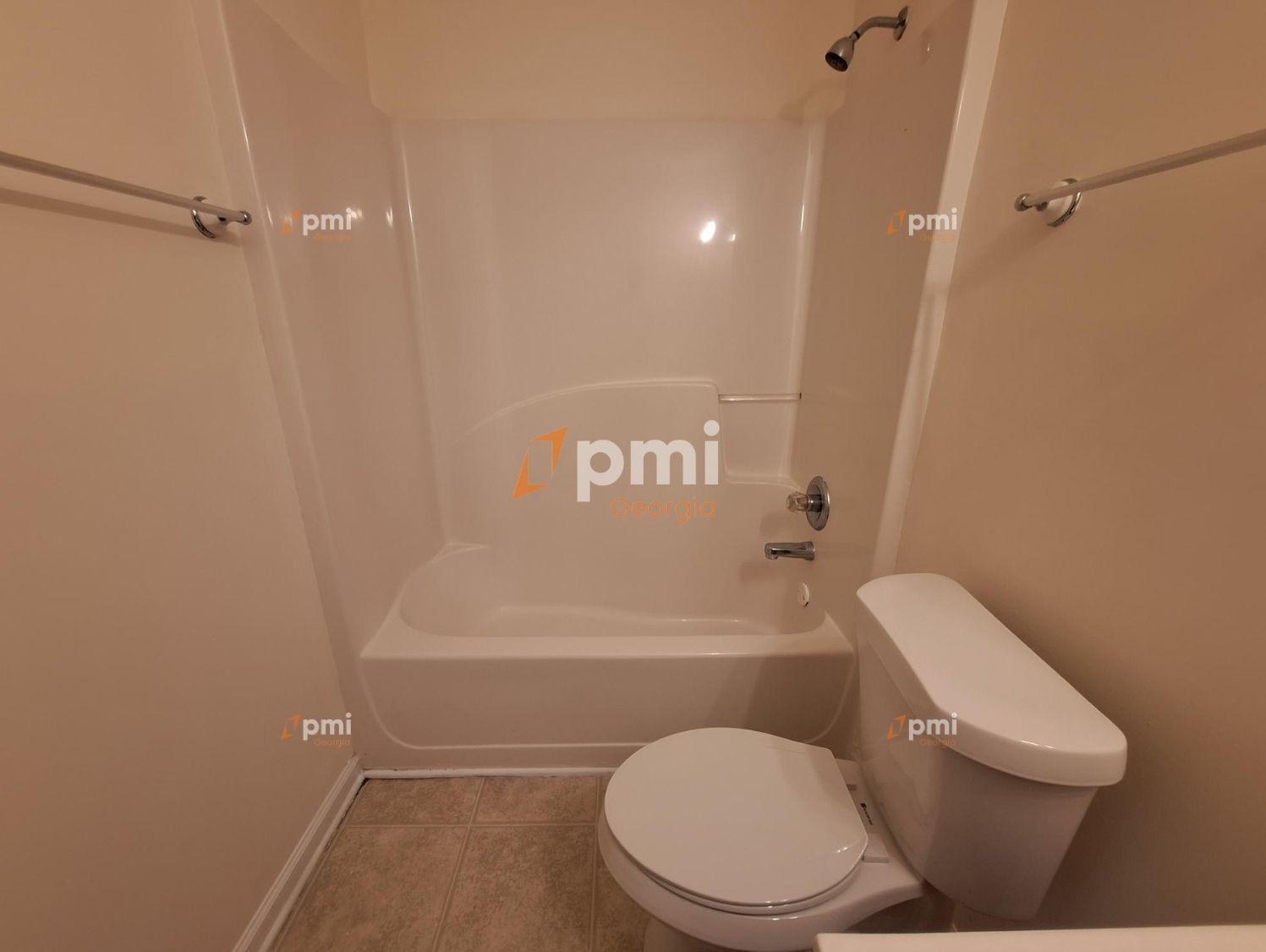 Move in Special! Stunning 3 Bedroom Home in Hampton, Ga! property image