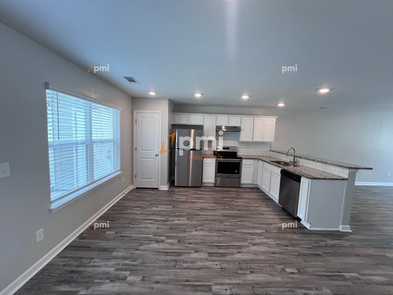 Stunning 3 Bedroom Townhome in Union City, Ga! property image