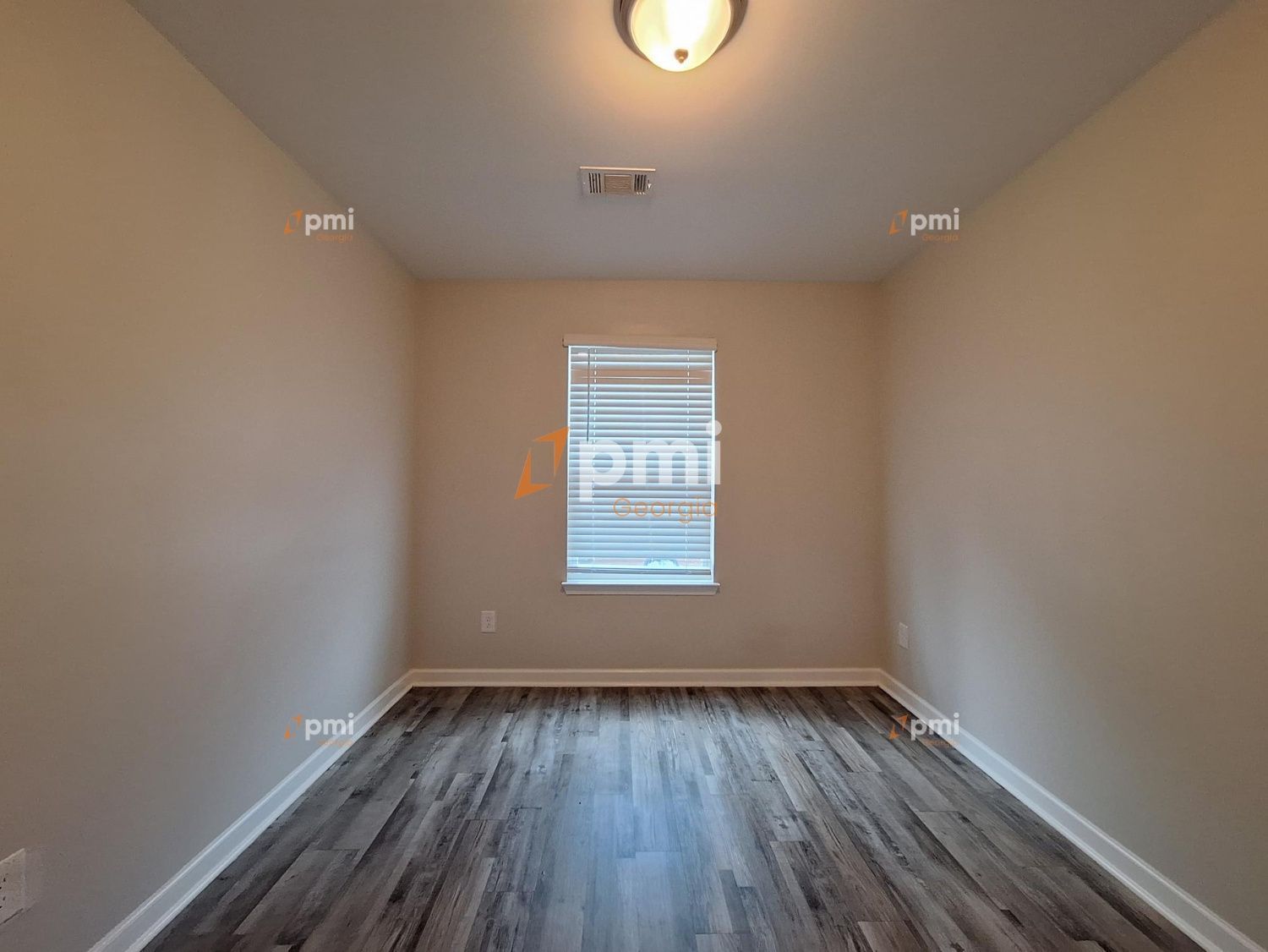 Stunning 3 Bedroom Townhome in Union City, Ga! property image