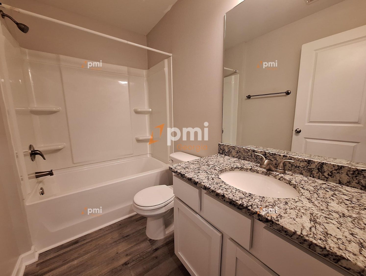 Stunning 3 Bedroom Townhome in Union City, Ga! property image