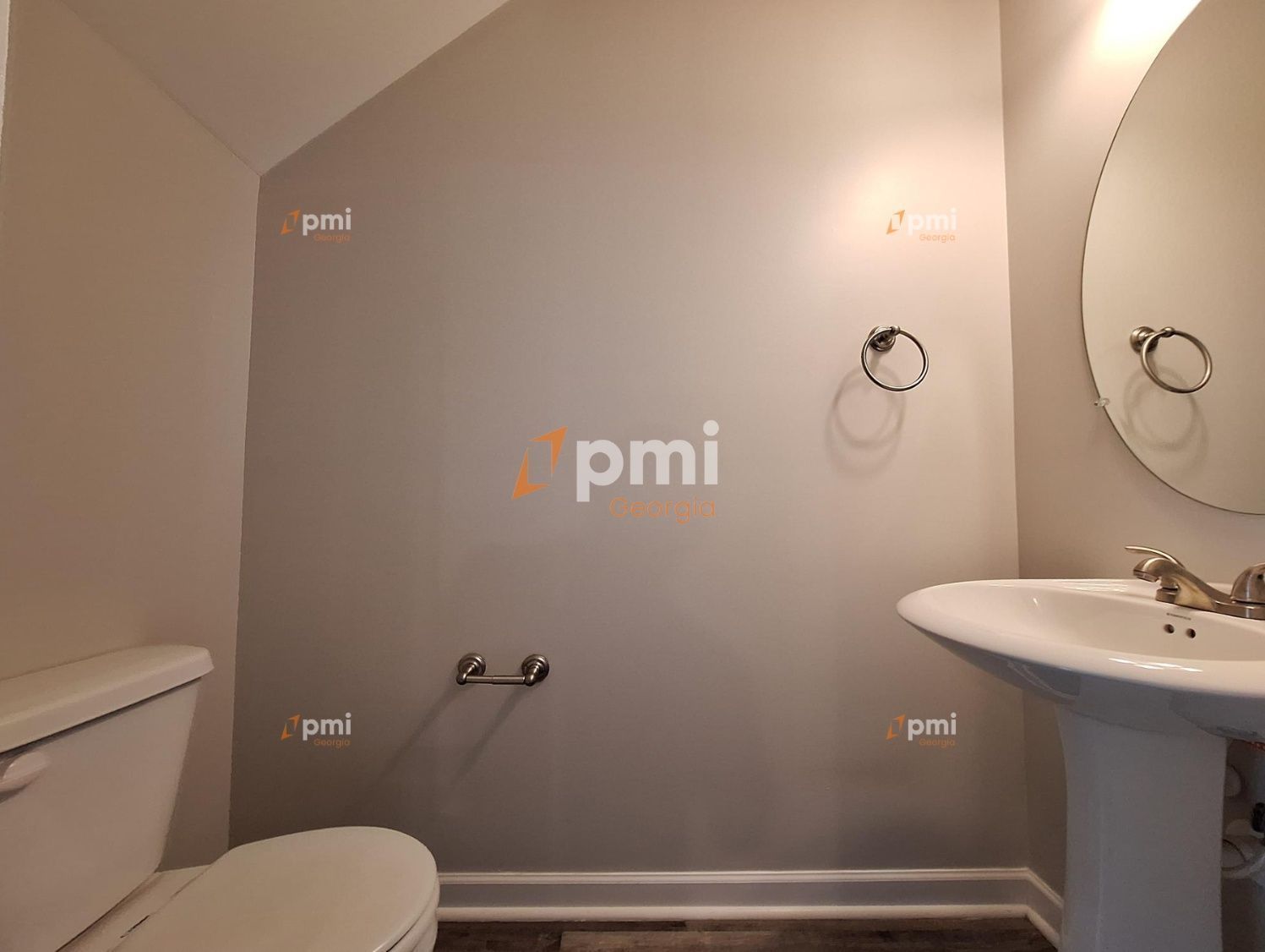 Stunning 3 Bedroom Townhome in Union City, Ga! property image