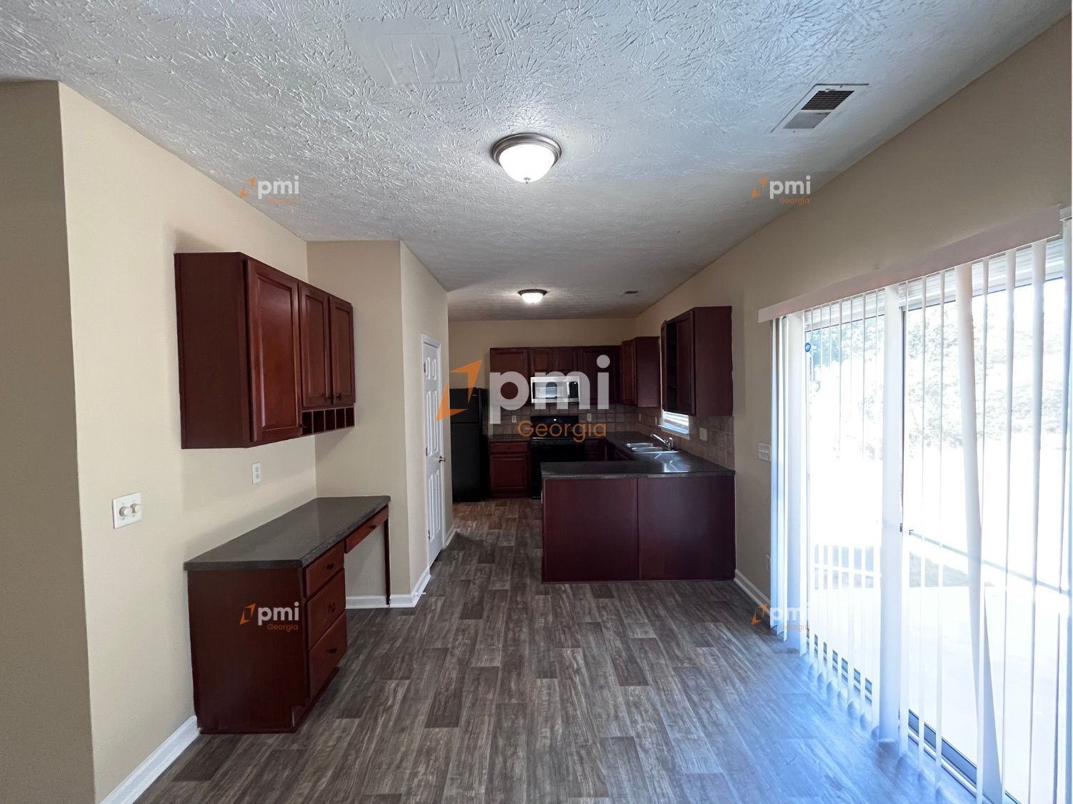 Stunning 4 Bedroom Home in Union City, Ga! property image