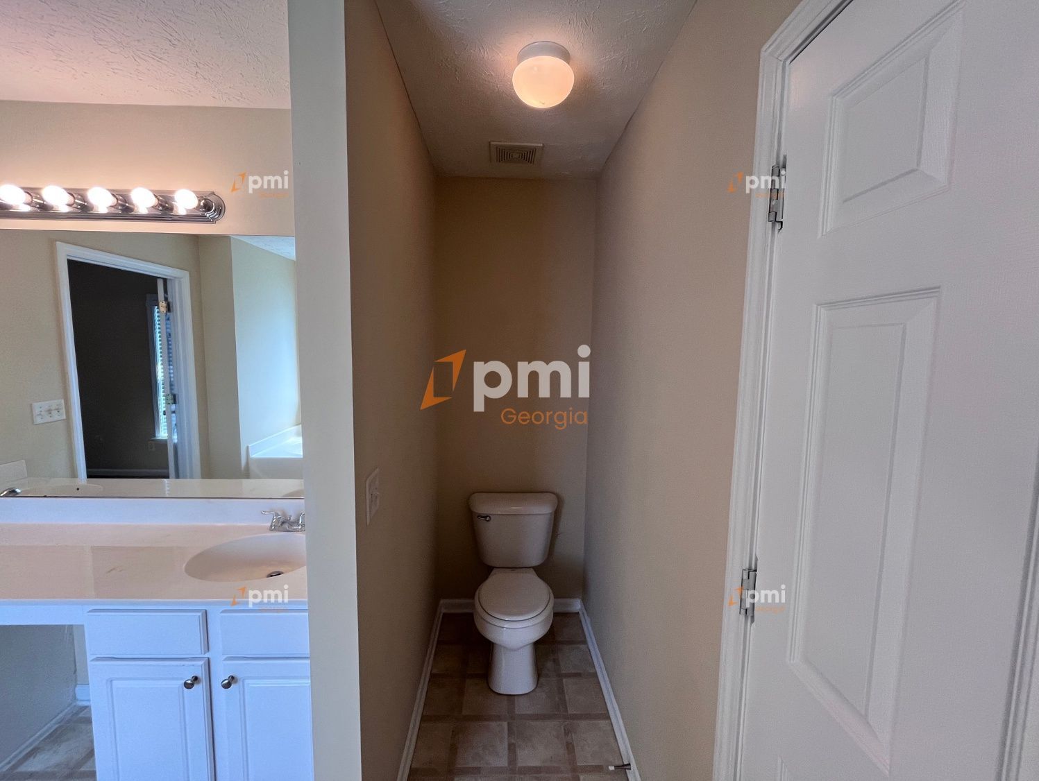 Stunning 4 Bedroom Home in Union City, Ga! property image