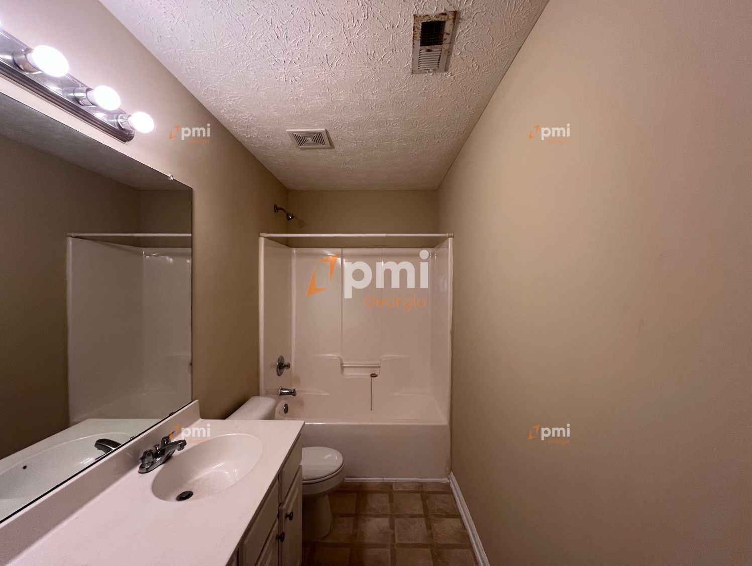 Stunning 4 Bedroom Home in Union City, Ga! property image