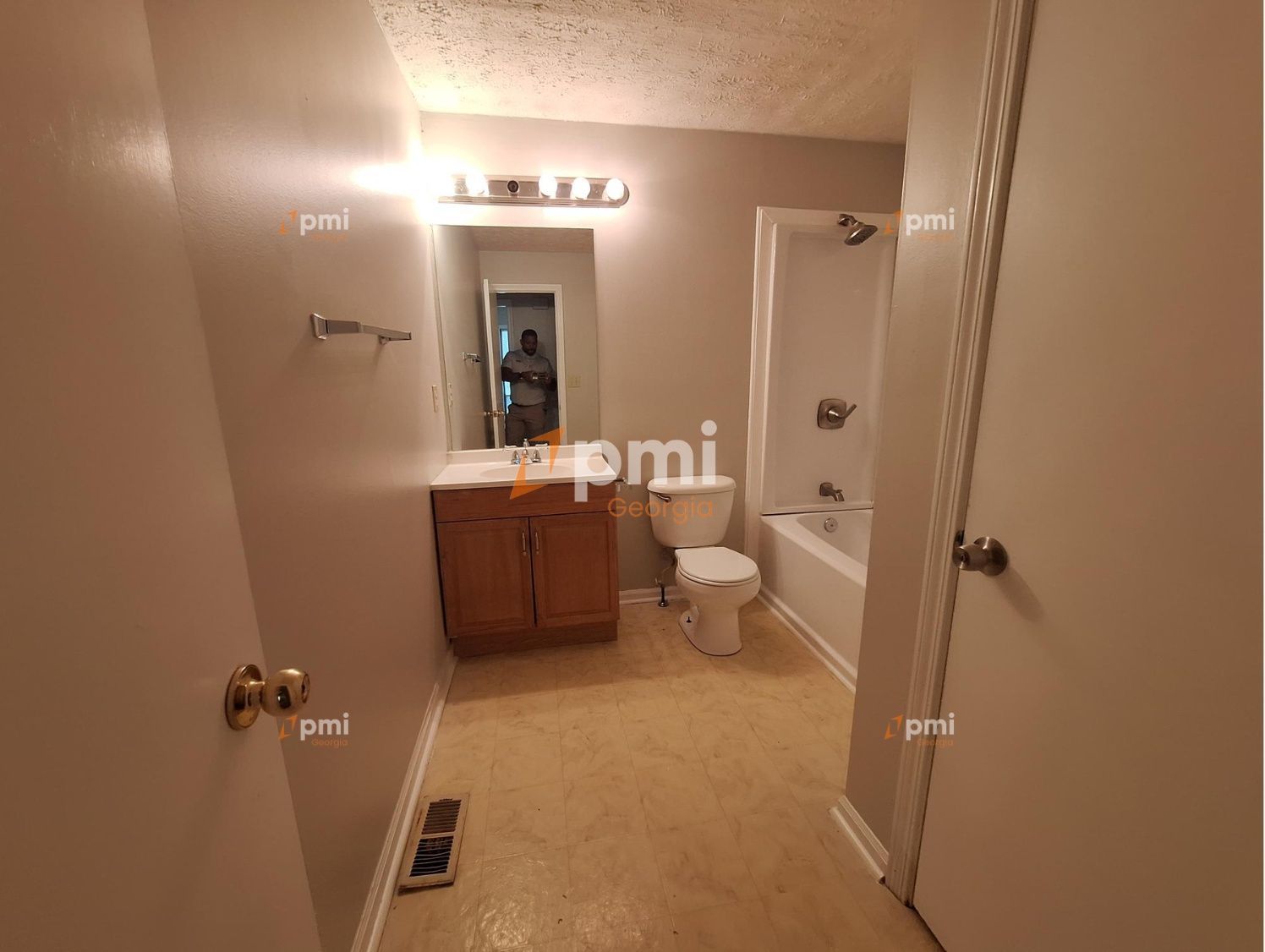 Gorgeous 3 Bedroom Home in Douglasville, Ga! property image