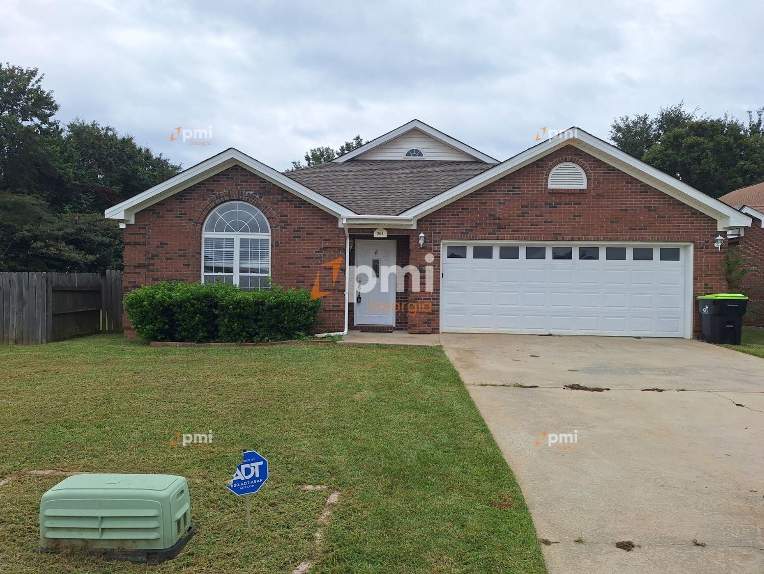 Spacious 4-Bedroom Retreat with 3 Full Baths in Prime Warner Robins Location! property image