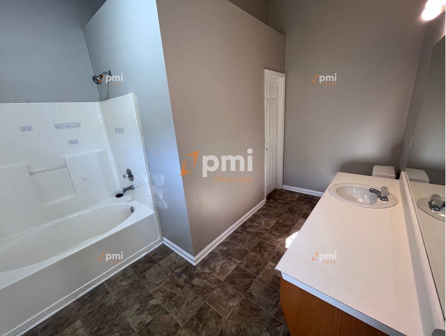 Stunning 3 Bedroom Home in Union City, Ga! property image