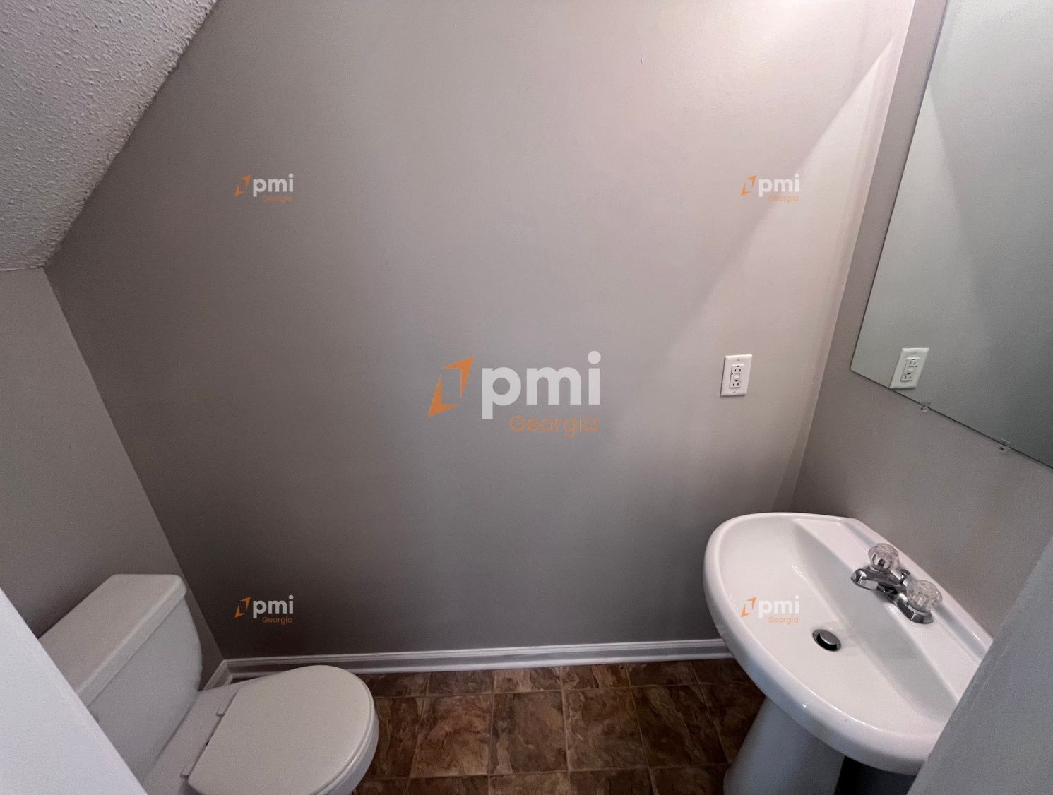 Stunning 3 Bedroom Home in Union City, Ga! property image